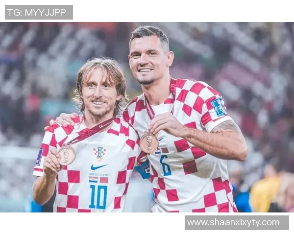 足球场历史最大比分球星纪录揭秘:他的传奇之路与巅峰表现 足球场历史最大比分球星纪录揭秘:他的传奇之路与巅峰表现